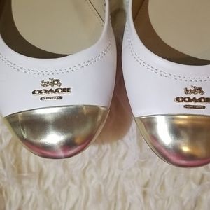 Coach Chalk/metalic flats 7M